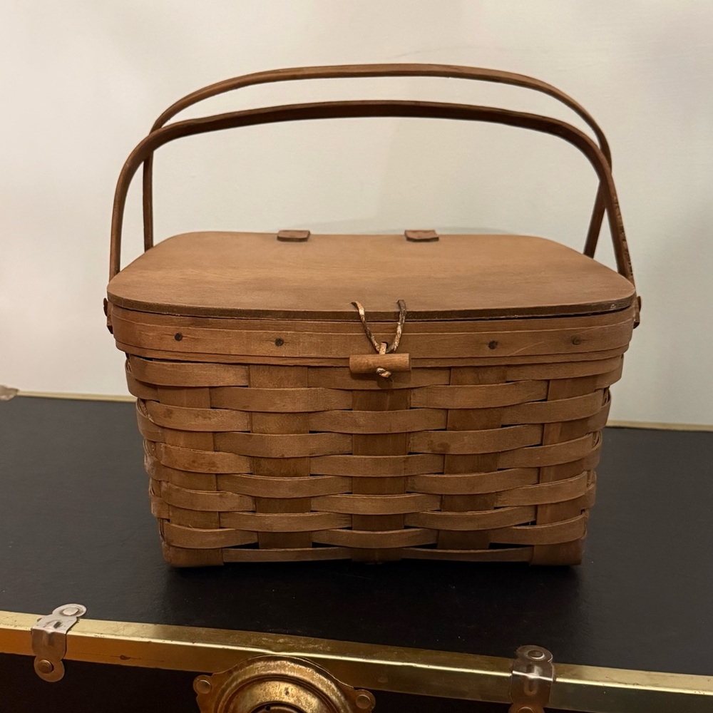 🧺🍒 1981 Longaberger Picnic Pie Basket w/ Lid + Table Stand – Vintage USA